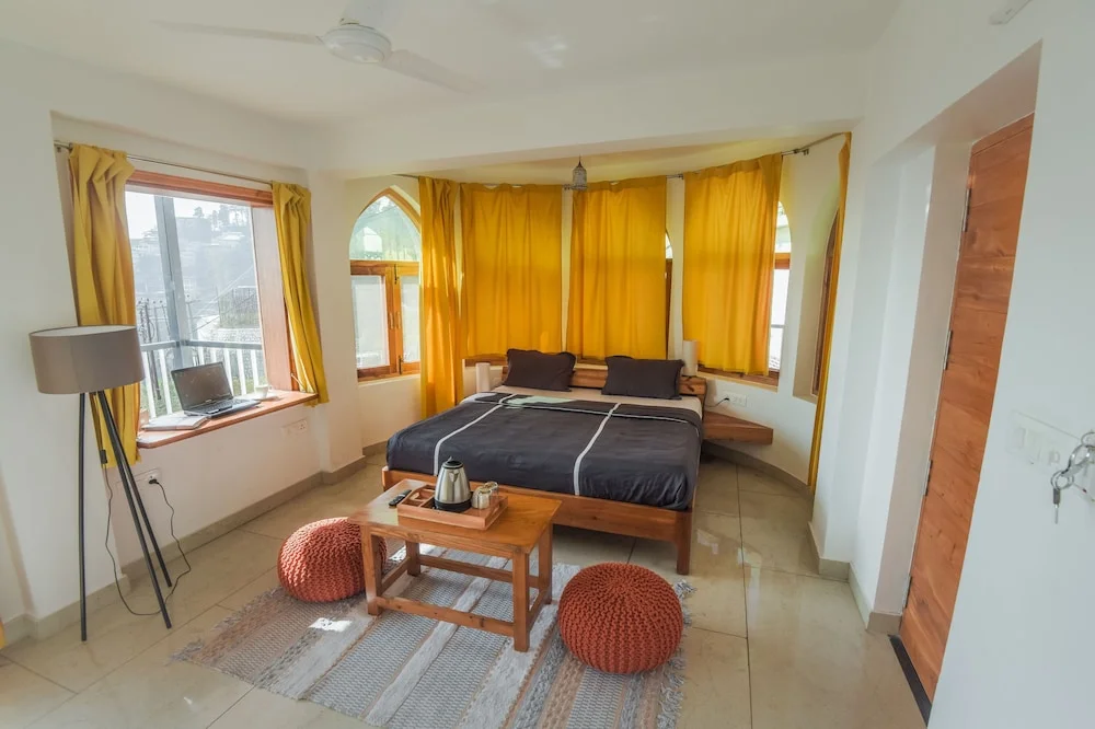 Floss 2 BHK Apartment, Mussoorie Room