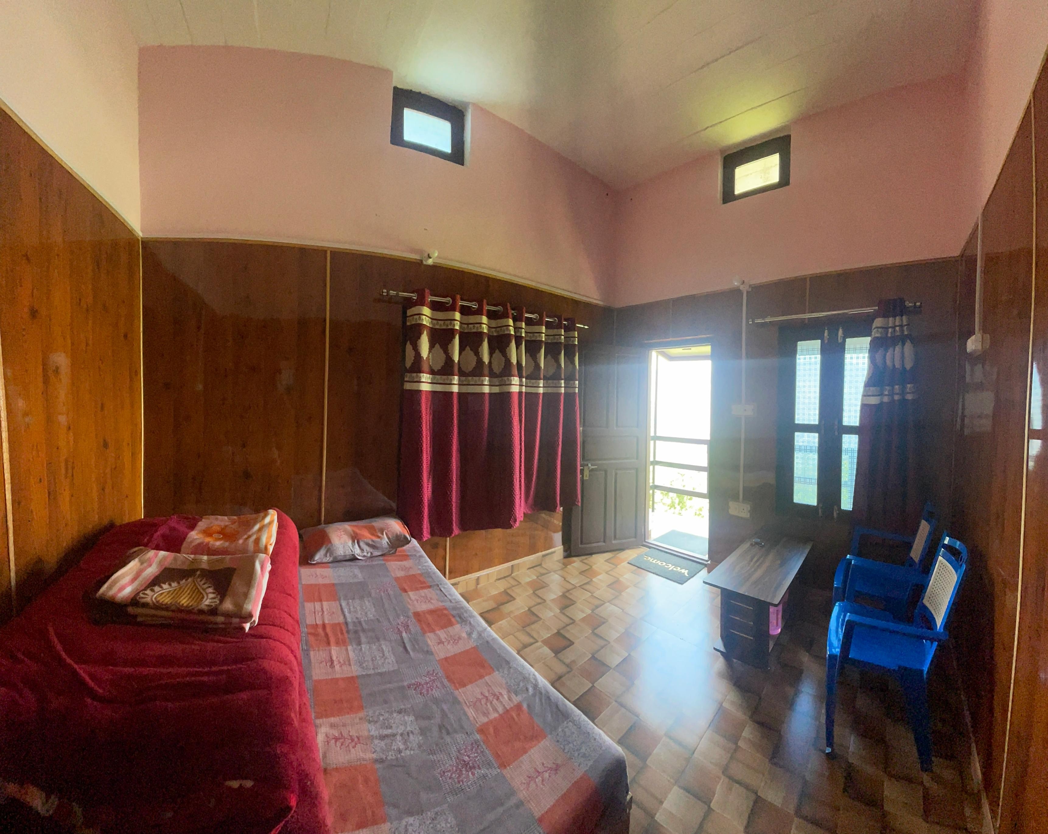 Kanasar Home Stay, Chakrata Room