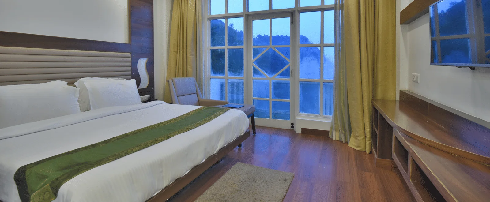 Raghu Vilas, Mussoorie Suite Interior
