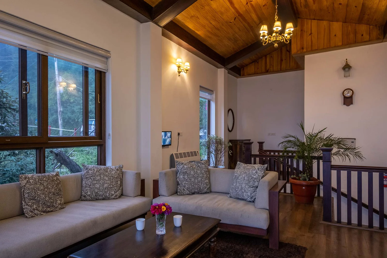 StayVista at Albert Estate, Mussoorie Dining