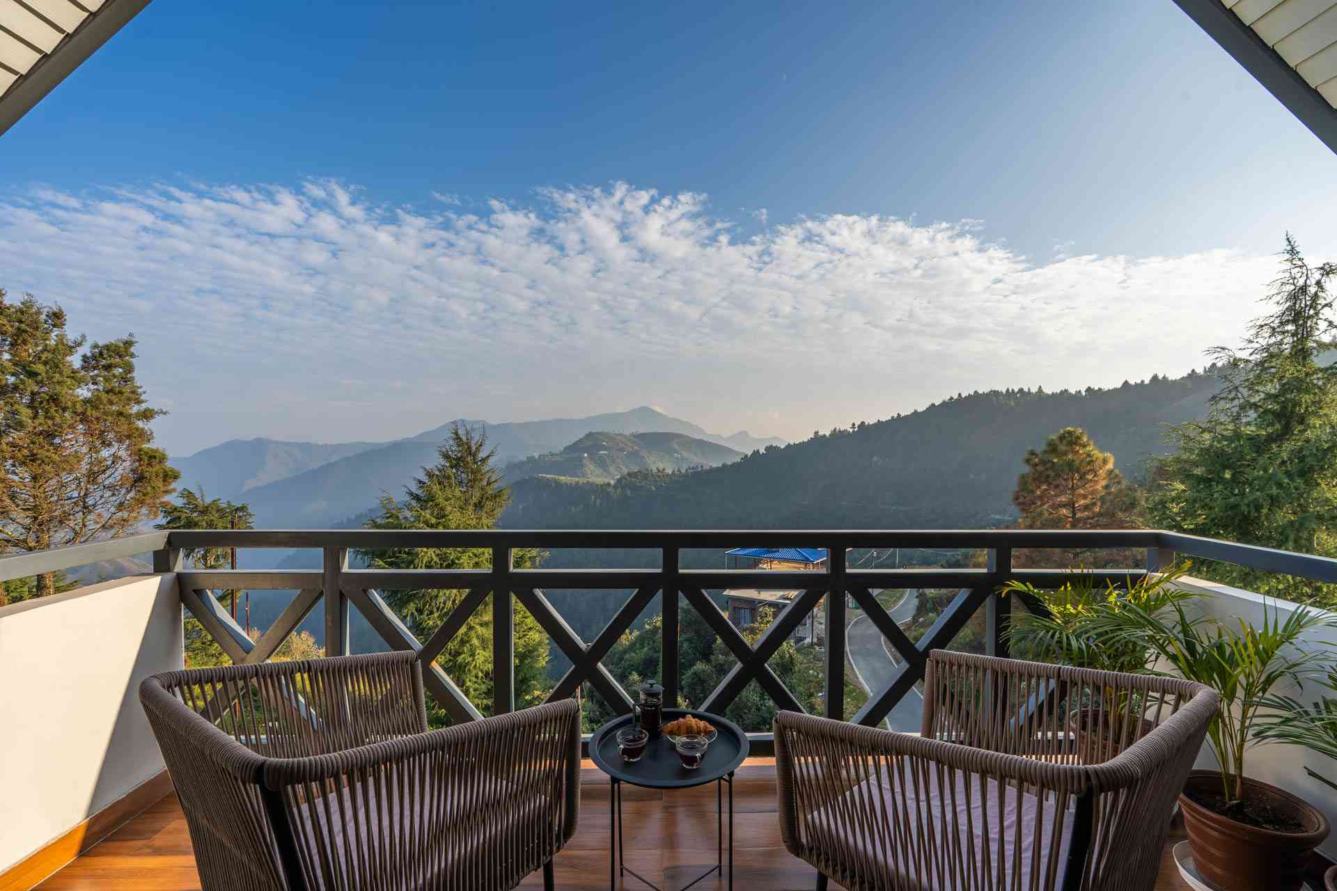StayVista at The Edge of Sky, Chakrata Room